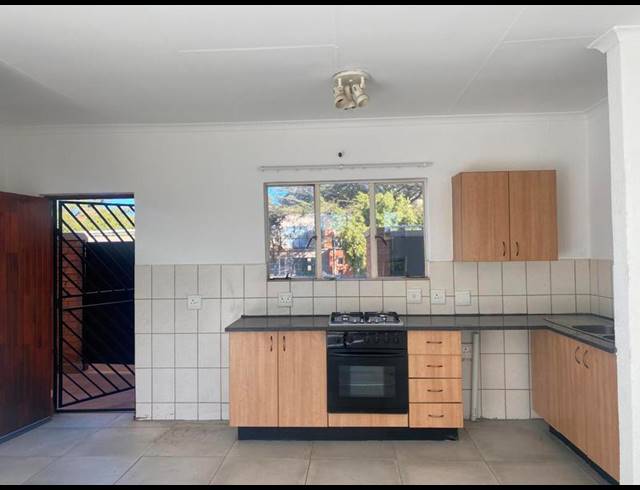 1 BEDROOM PROPERTY TO RENT IN WILGEHEUWEL